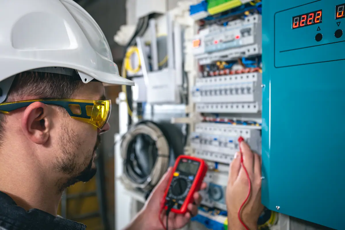 Electronic repair and maintenance for industrial systems